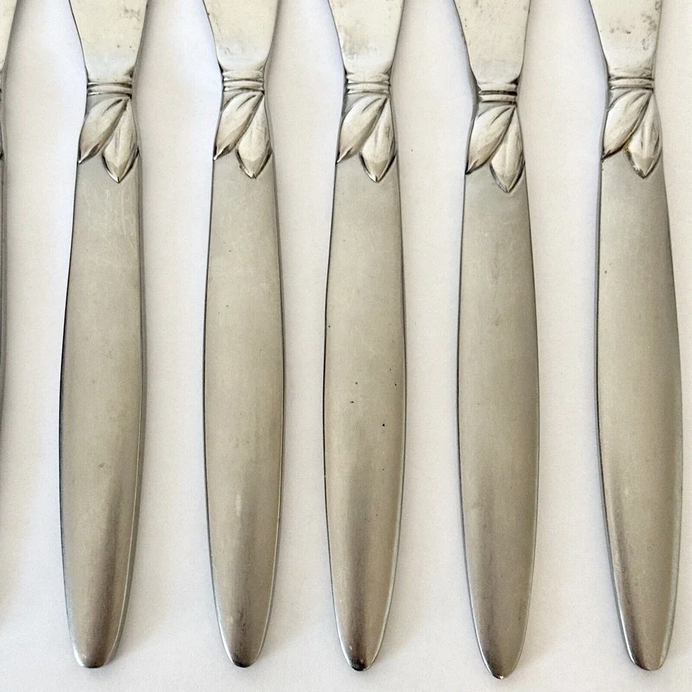 8 Pc‎ Pfaltzgraff stainless 18/0 Satin Laurel Frosted handle Dinner Knives￼
